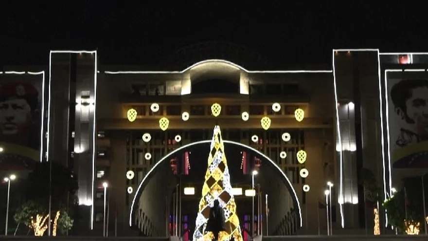 Caracas se iluminó de luces navideñas desde octubre.