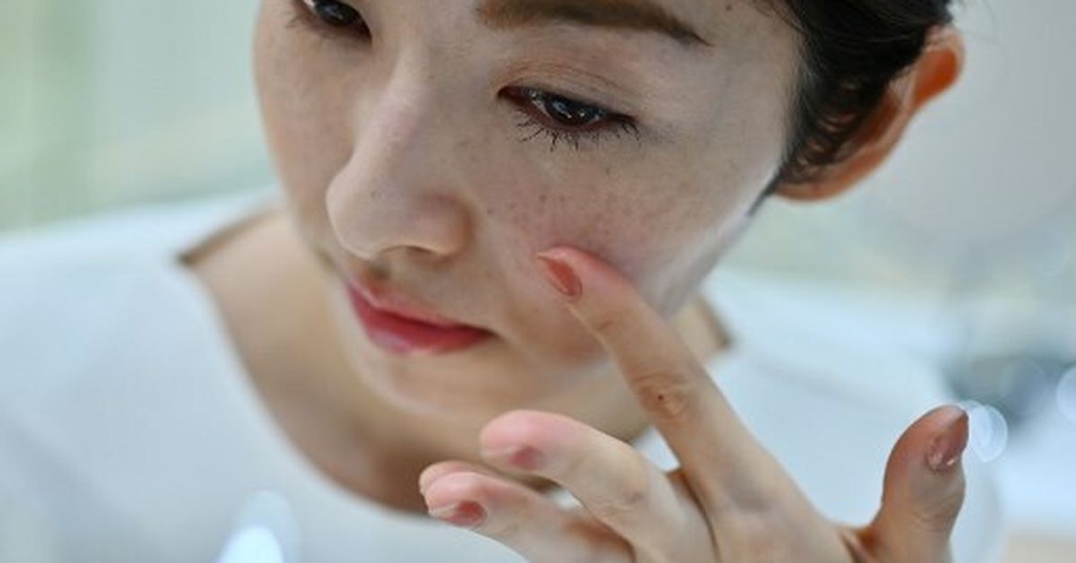 Usar menos cosméticos reduce en días el nivel de contaminantes en el cuerpo