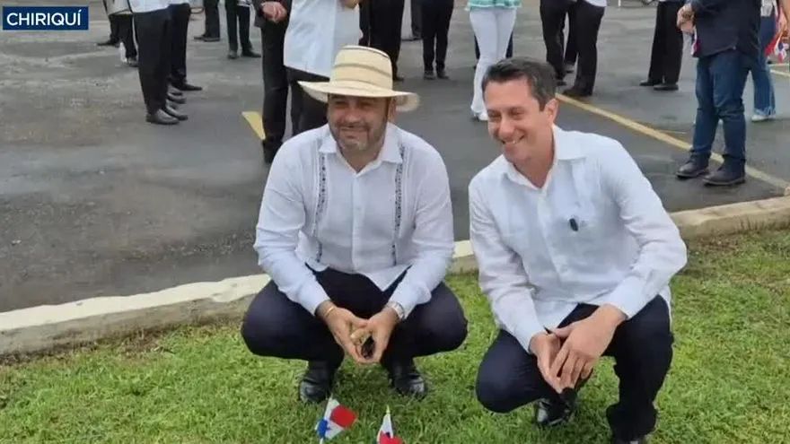 Siembra de banderas en David como previo a las fiestas patrias
