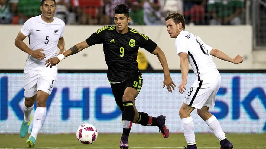 Alan Pulido no jugaría ante Panamá