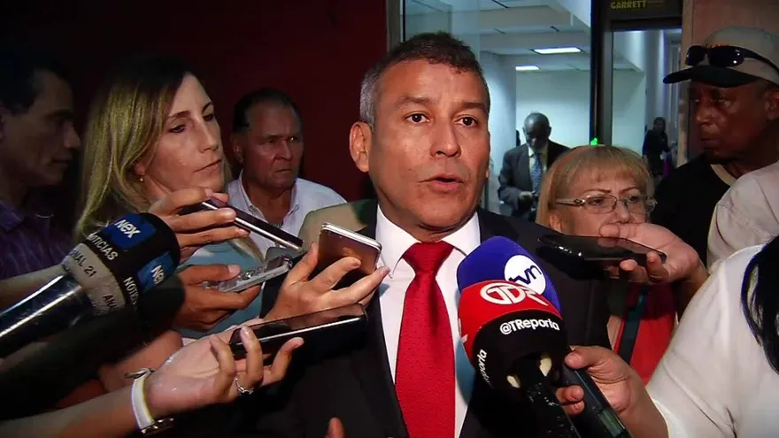 Juicio de R. Martinelli - Sidney Sitton