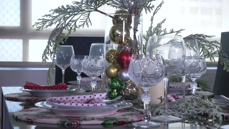 Cómo armar de manera sencilla tu mesa para la cena navideña