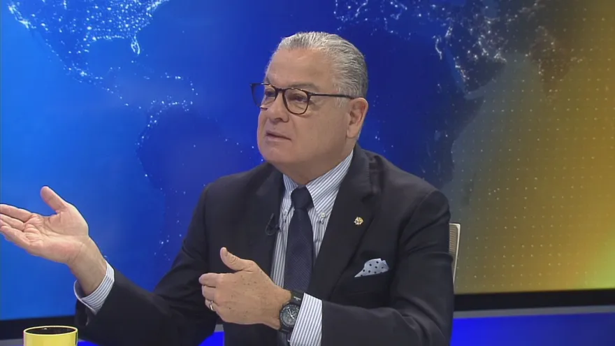 Anel Flores, contralor de la República