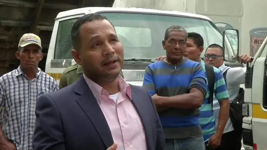 Protestan en el mercado de abastos