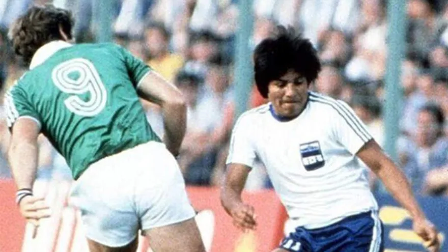 Luis Cruz con el uniforme de la selección de Honduras