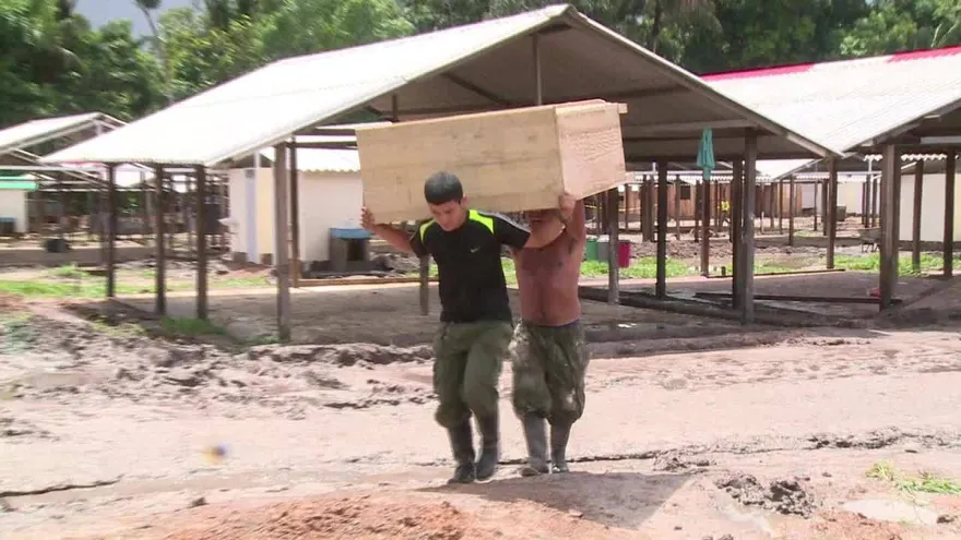 FARC construyen poblado sustentable para vivir en Colombia