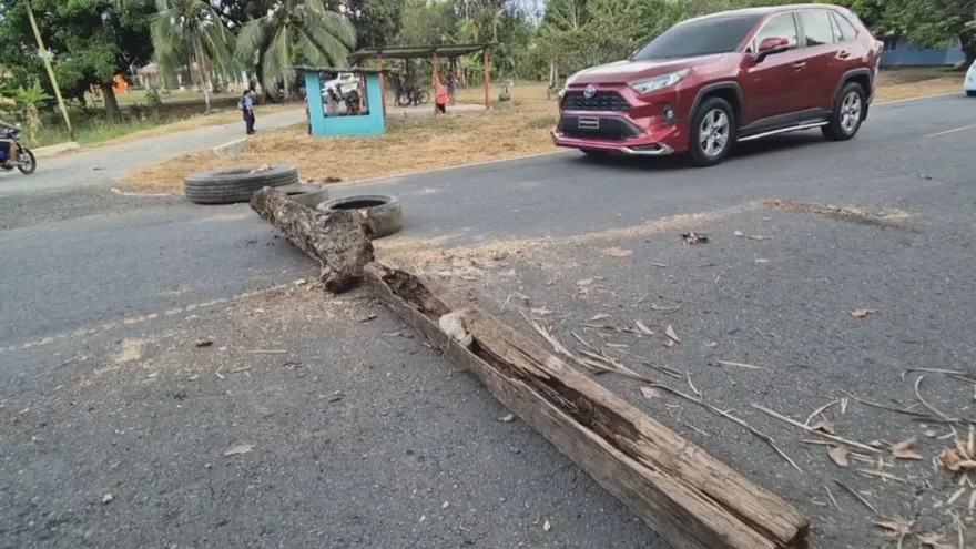 Comunidades bananeras de Barú protestan por falta de agua y luz