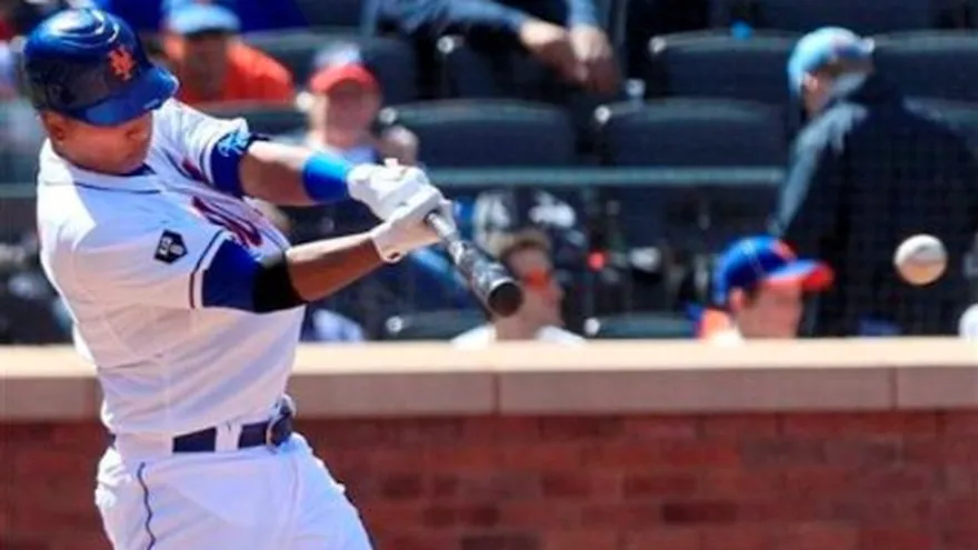 Rubén Tejada no pierde la costumbre de pegar hits