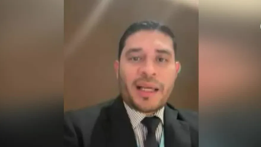 'No hay competencia': diputado Vega critica servicio de telefonía móvil