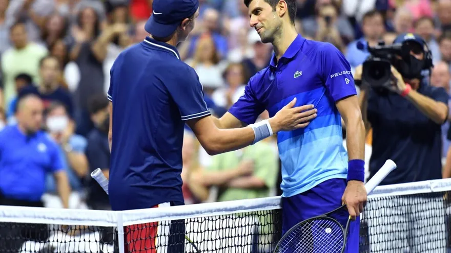 Novak Djokovic avanza a segunda ronda del US Open