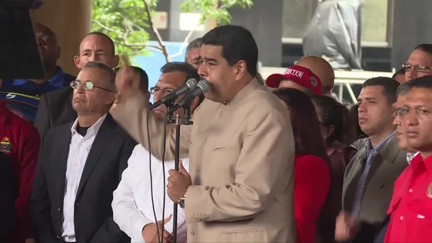 Maduro afirma que una “insurgencia armada” quiere derrocarlo