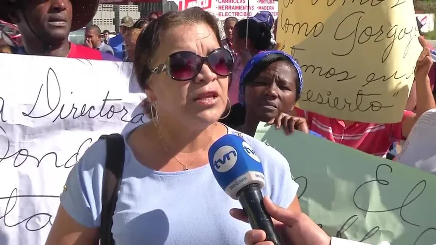 Residentes en Caimitillo se reúnen por falta de agua