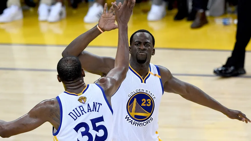 Warriors por pocos puntos consigue la victoria antes Mavericks