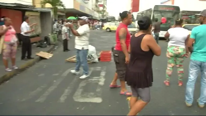 Buhoneros admiten sentirse 'engañados' por el Municipio