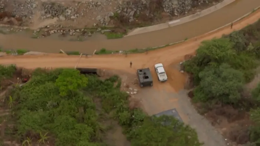 Perú moviliza militares a frontera con Ecuador para bloquear migrantes