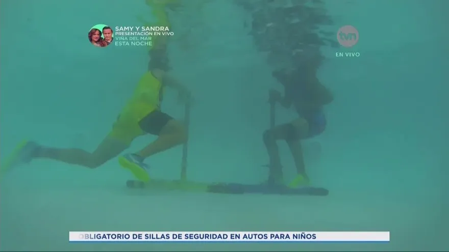 ¡Debajo del agua es más difícil la guerra de parejas!