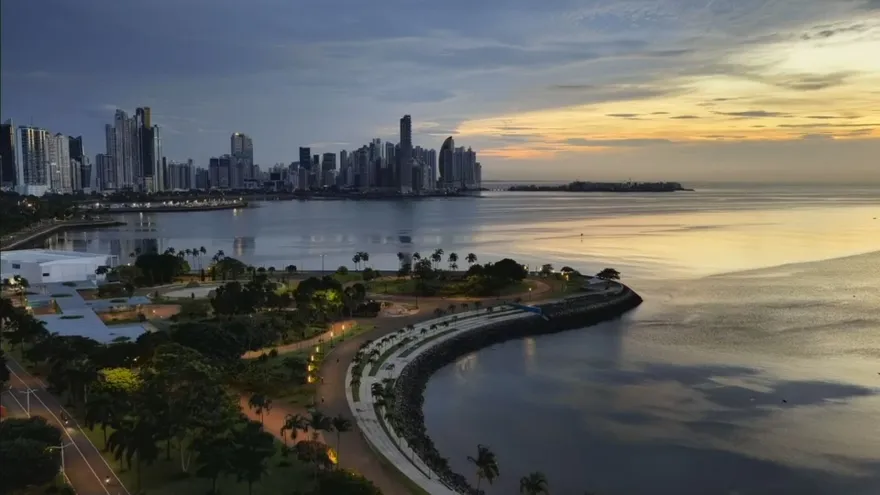 Amanecer de la Ciudad de Panamá