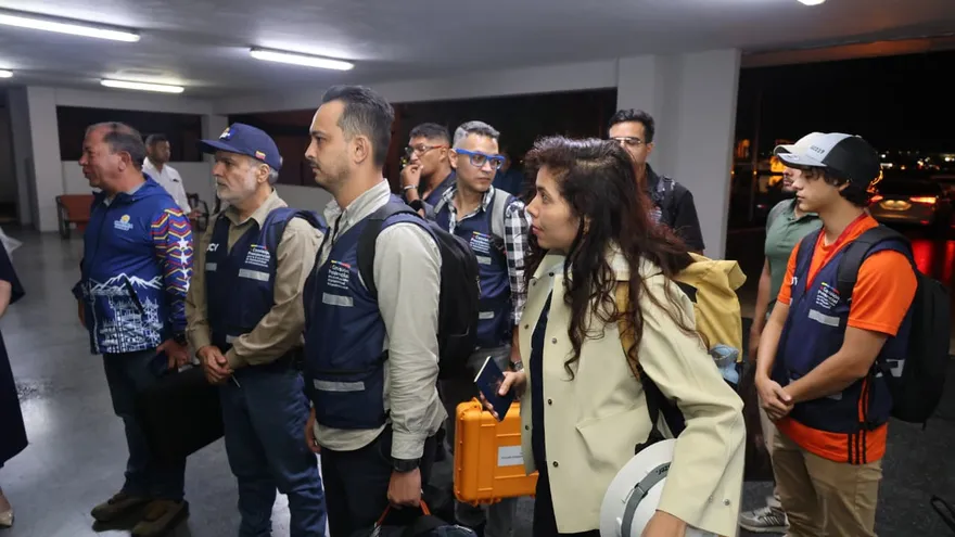 17 especialistas venezolanos arribaron al país para ayudar, tras el terremoto del pasado 9 de octubre.