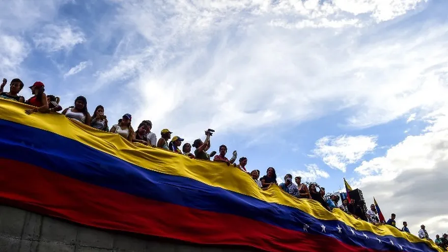 Los venezolanos se preparan para una huelga de 48 horas que realizará la oposición el miércoles y jueves.