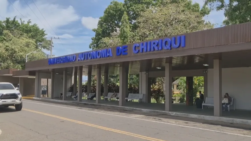 Crisis financiera de la Unachi preocupa a docentes y administrativos