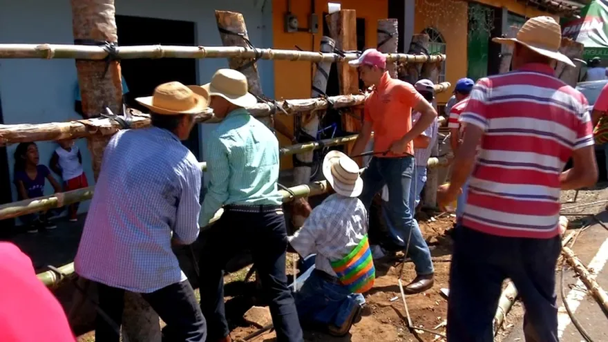 Hecha de la Barrera inicio del Festival de Guarare