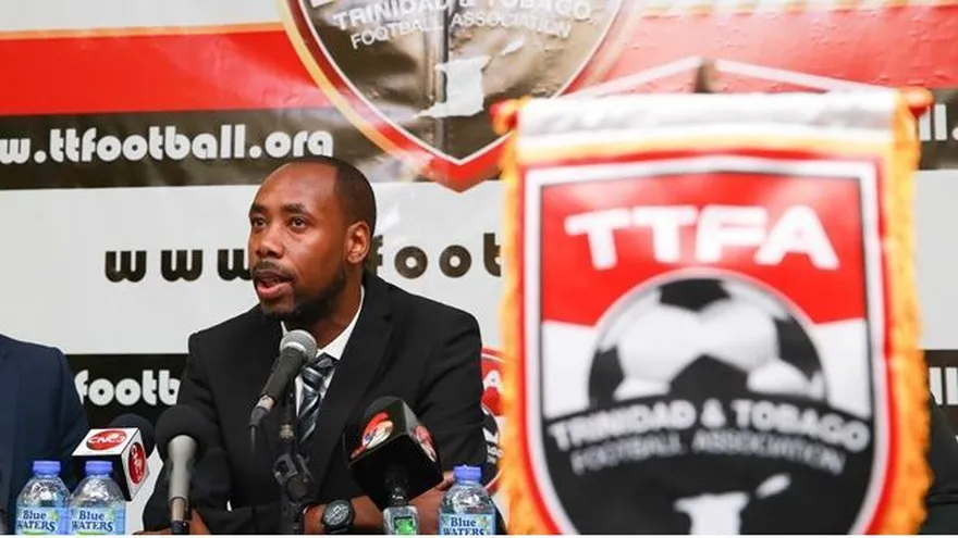 Dennis Lawrence, seleccionador de Trinidad y Tobago. | Foto: FIFA.com.