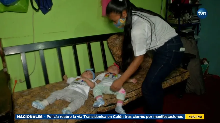 Anabexi y Ana son gemelas que padecen un extraña enfermedad y necesitan tu ayuda