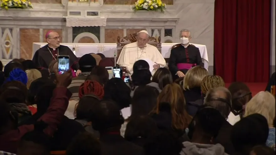 El papa condena "esclavitud" y "tortura" en campos de migrantes