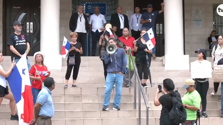 Contrato minero: El gobierno apostó al entuerto jurídico asegura Banfield