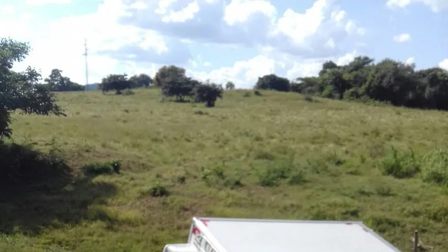 Camión se vuelca en Herrera. Fotografìa cortesía @BCBRP