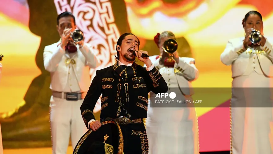 Alex Fernández, cantante mexicano