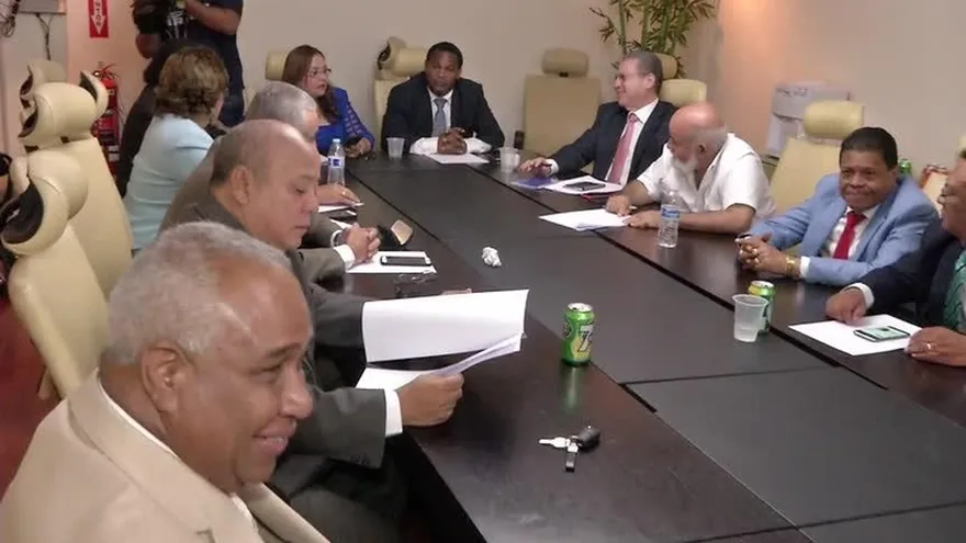 Cambio Democrático busca salir de la crisis