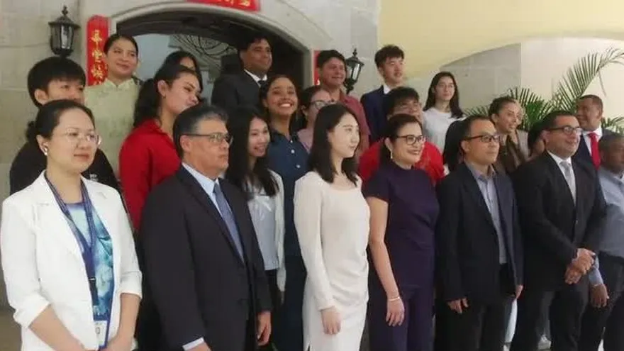 China otorga becas universitarias a 20 estudiantes panameños