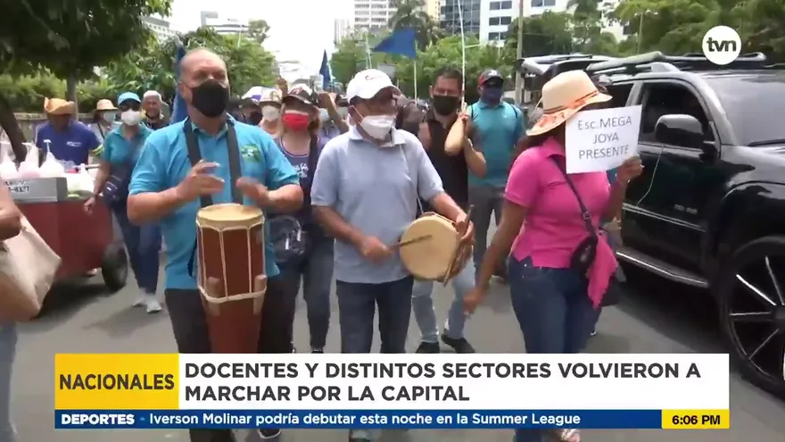 Marcha de docentes en la capital