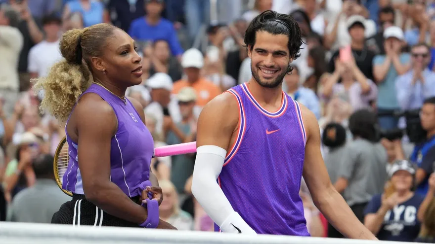 Serena Williams (i) y Carlos Alcaraz (d)