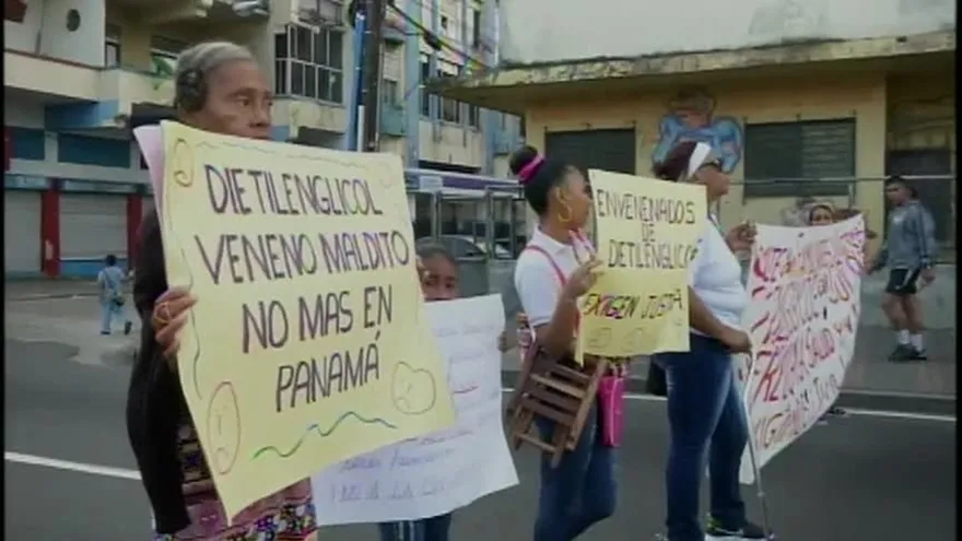 Sobrevivientes de dietilenglicol protestaron en Colón
