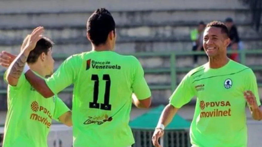 Gol de tiro penal de Gabriel Torres