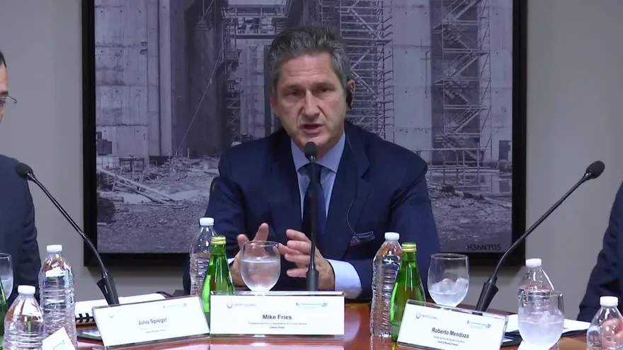 Presidente de Liberty Global visita Panamá