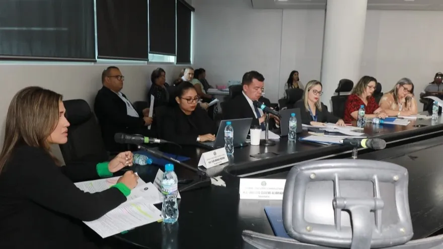 Subcomisión de la Mujer analiza proyecto de ley sobre protección digital de menores