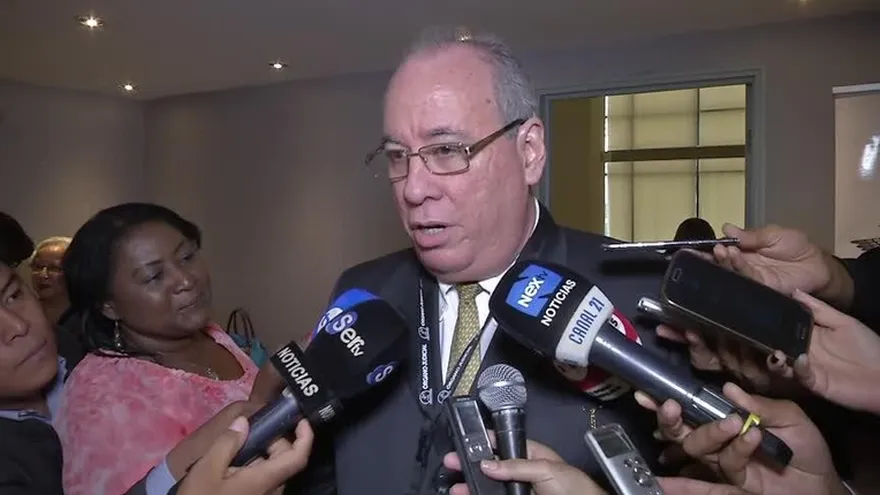 Ayú Prado evitó opinar de la visita de Harry Díaz a oficinas de Waked