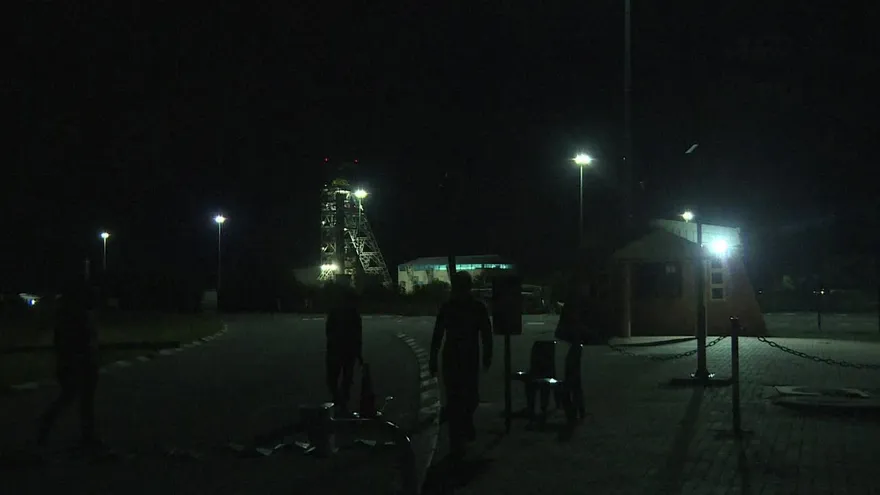 Rescatan un primer grupo de mineros atrapados en Sudáfrica