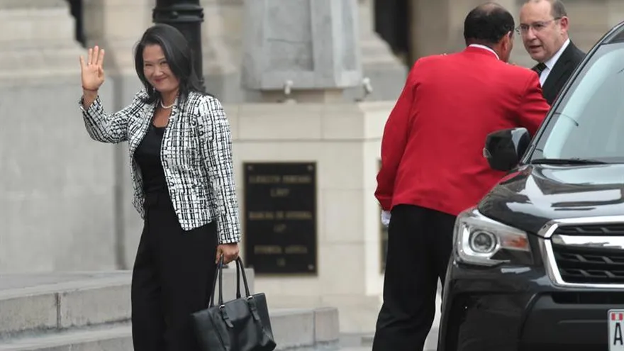 La lideresa del partido opositor Fuerza Popular, Keiko Fujimori, llega al Palacio de Gobierno de Lima (Perú), para reunirse con el presidente Pedro Pablo Kuczynski.