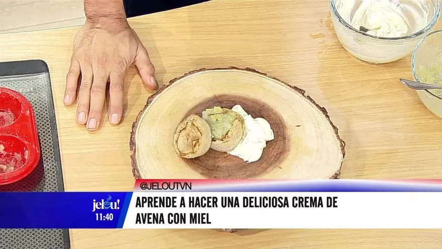 Crema de avena con miel y manzana