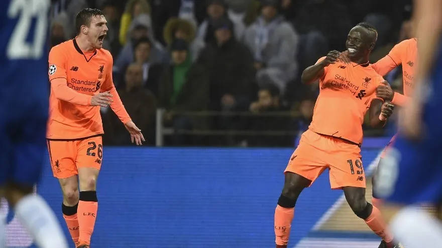 Hat-trick de mané pone al  Liverpool arriba