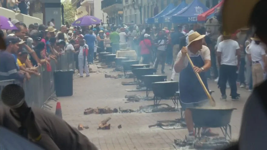 Entre fogones y tradición: el sancocho reunió a panameños y turistas en San Felipe