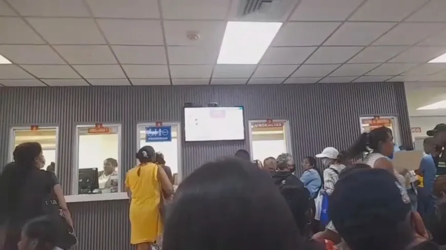 Long waits and early queues spark patient complaints at La Chorrera polyclinic