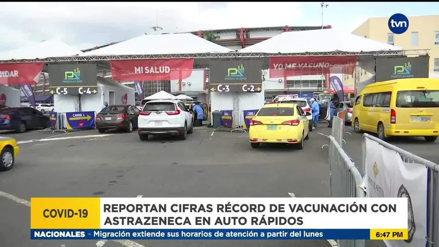 Reportan cifras récord de vacunados con AstraZeneca en los auto rápidos