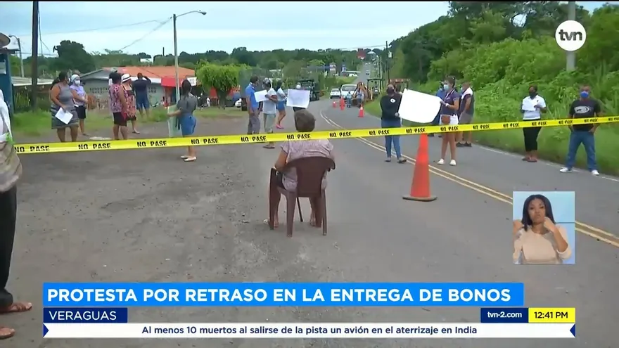 Cierran vía que conduce hacía Soná, exigen bonos de alimentos