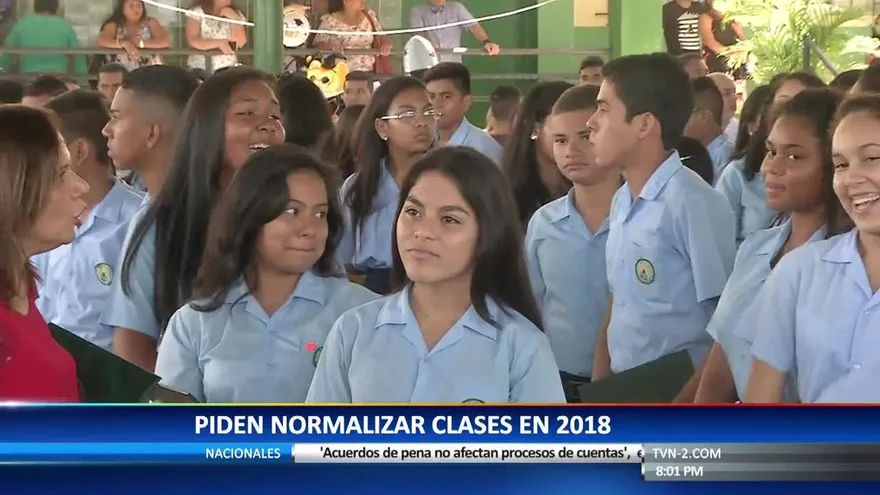 Más de 800 estudiantes del Jeptha B. Duncan se graduaron