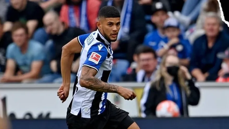 Andrés Andrade titular en la Copa de Alemania